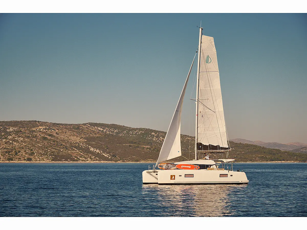 Lagoon 42