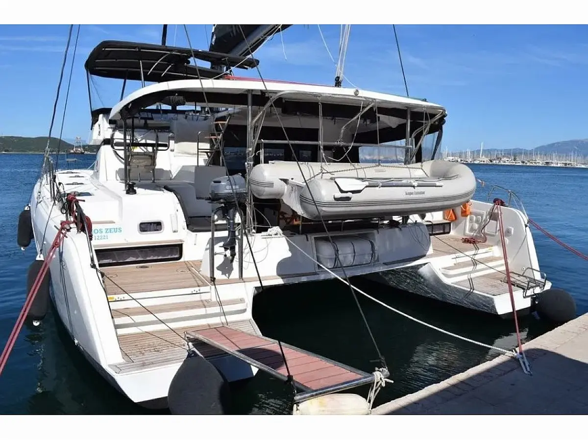 Lagoon 42 
