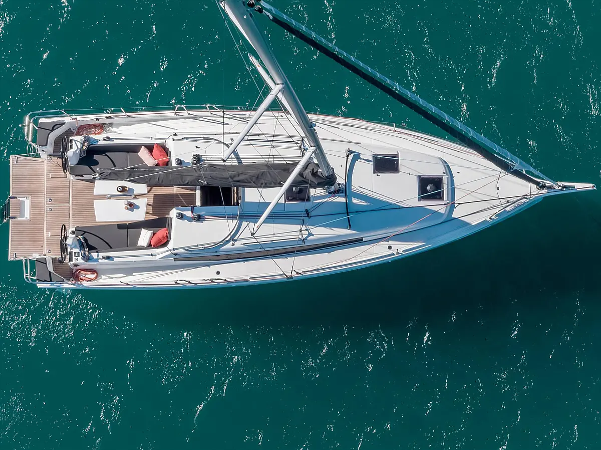 Sun Odyssey 380