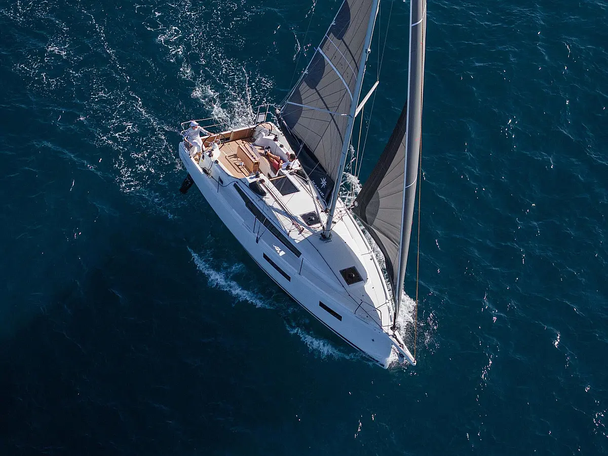 Sun Odyssey 350