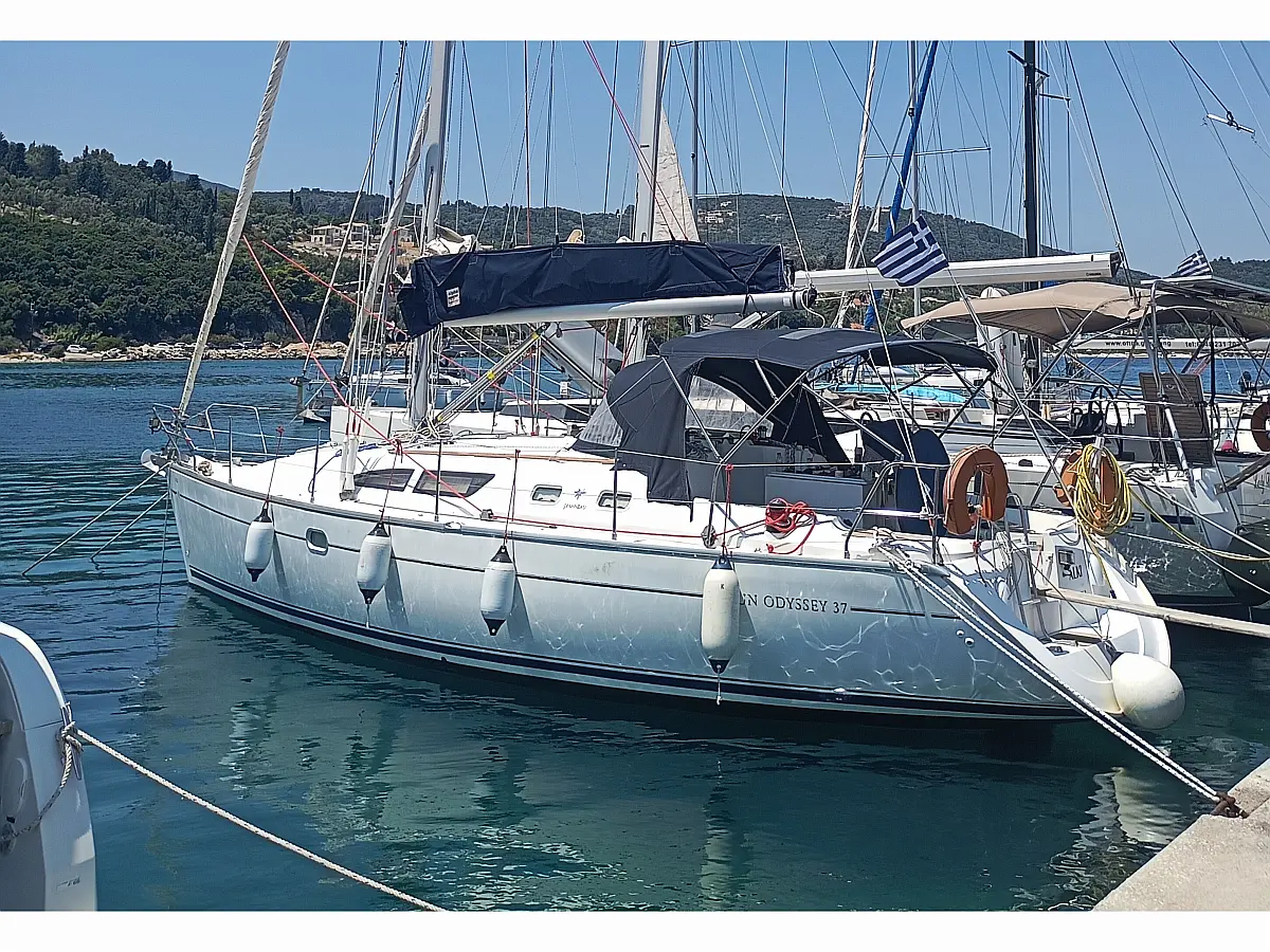 Sun Odyssey 37