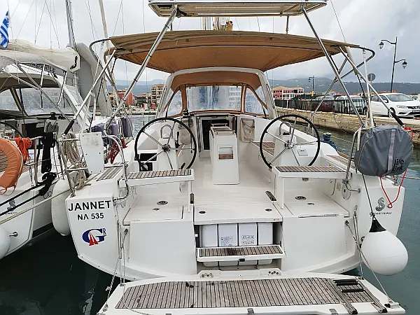 Oceanis 38.1